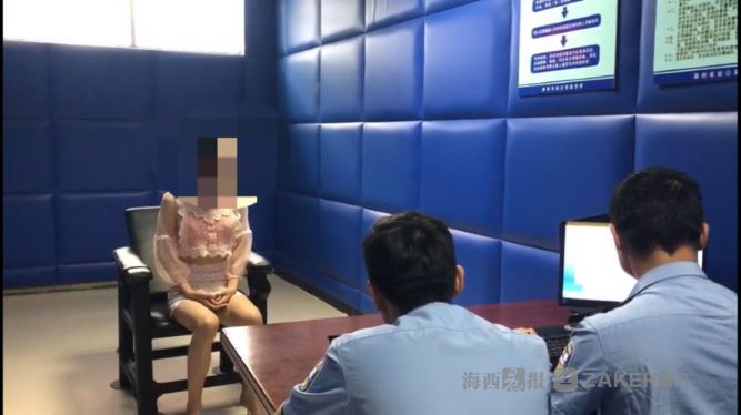 美女育嬰師
